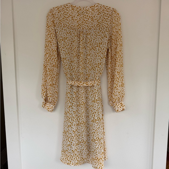 Banana Republic Long Sleeve Yellow and Cream Print Wrap Dress size M - Picture 7 of 8